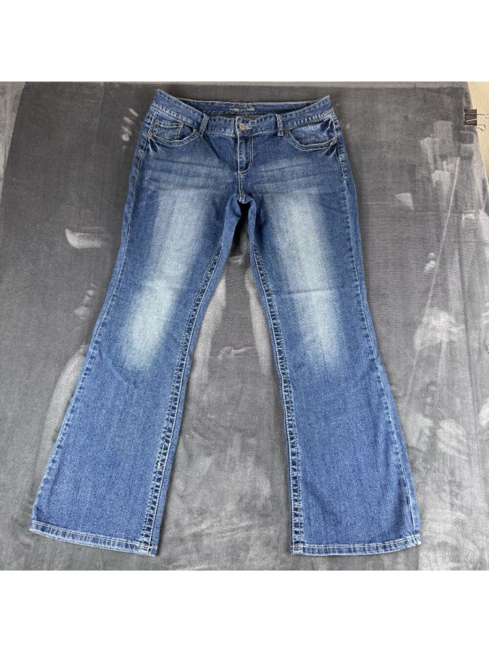 Maurices Womens Med Wash Bootcut Jeans Size 13/14 Regular Contrast Stitching